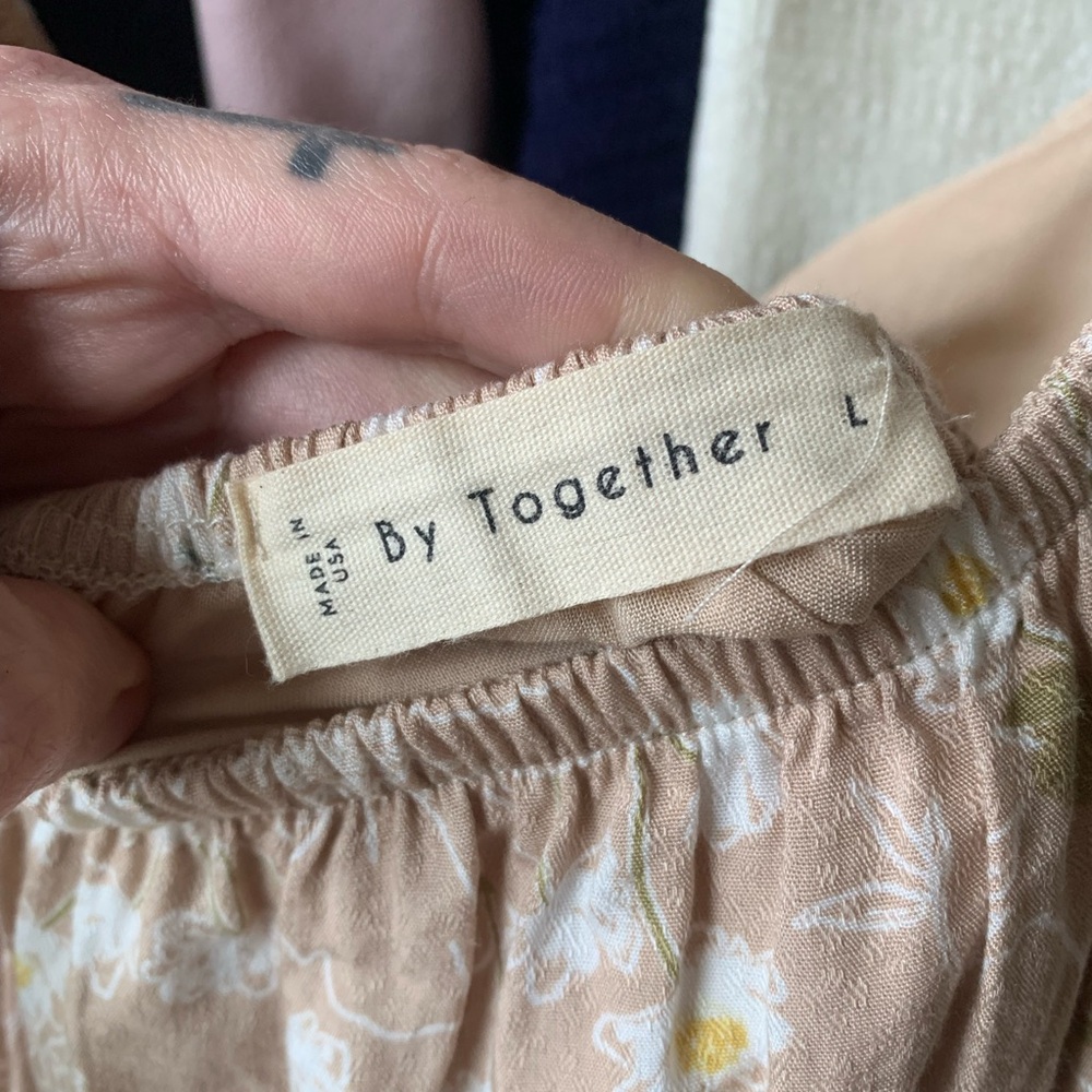 By Together Floral Puffed Sleeve Dress - Picture 4 of 10